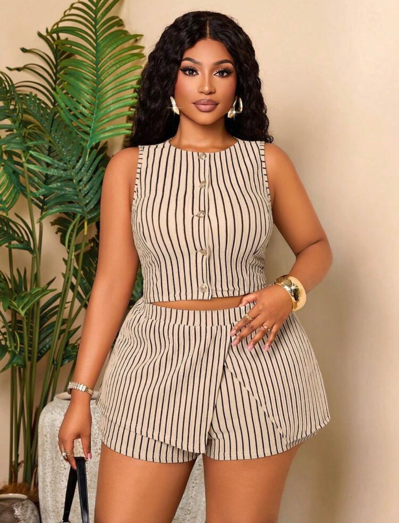 Striped Two Pieces Short Set With Round Neck Cropped Top And Button Details, Perfect Outfit