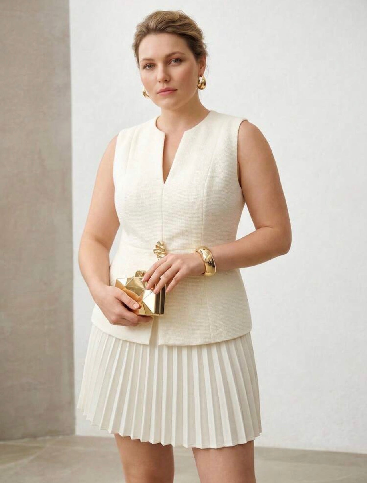 MOTF PREMIUM FASHIONABLE & ELEGANT SLEEVELESS NOTCHED V-NECK PLEATED HEM SPLICE COMMUTING DRESS WITH BUTTON DECOR
