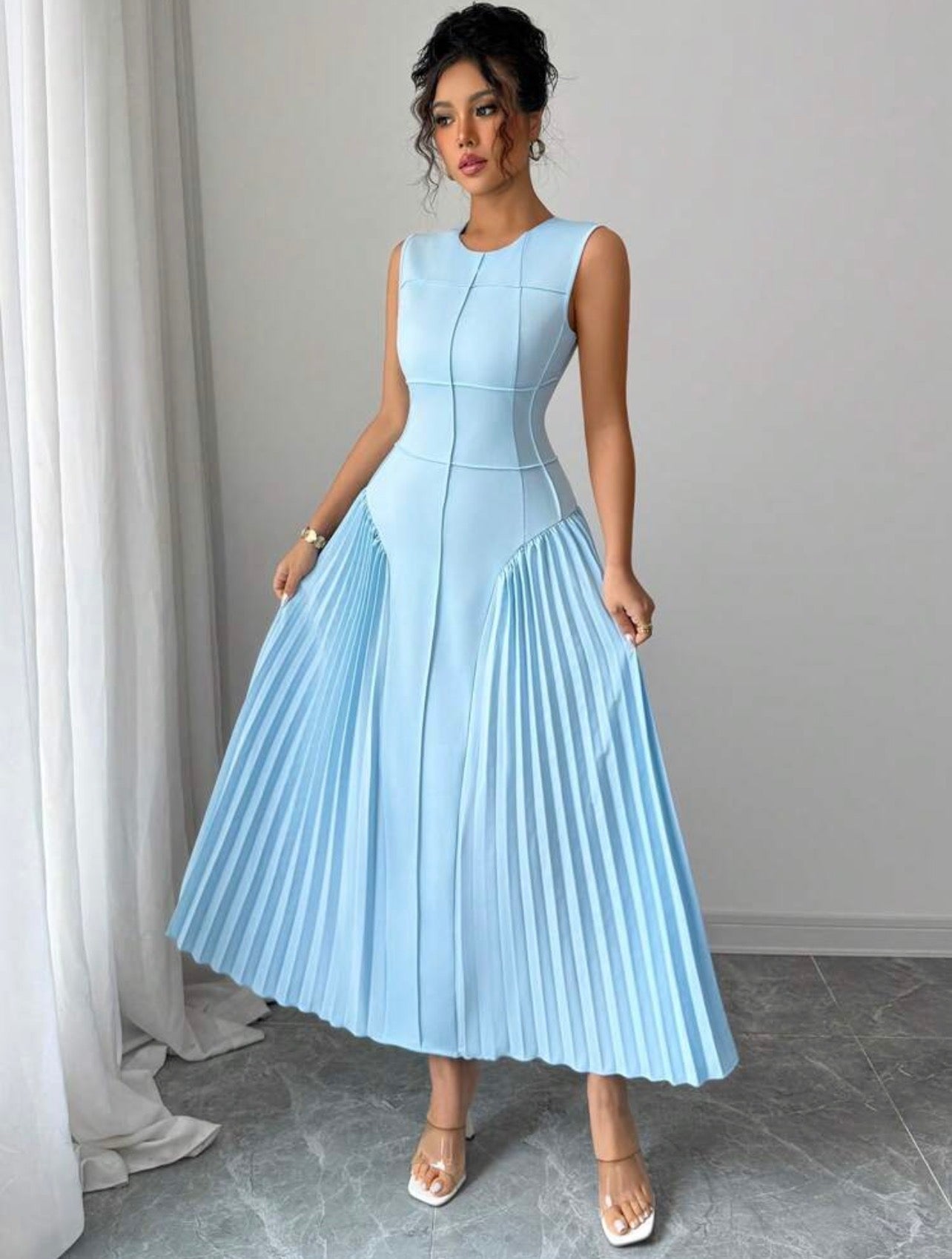 Minimalist Design Neck Sleeveless Pleated Hem Maxi Knit Dress