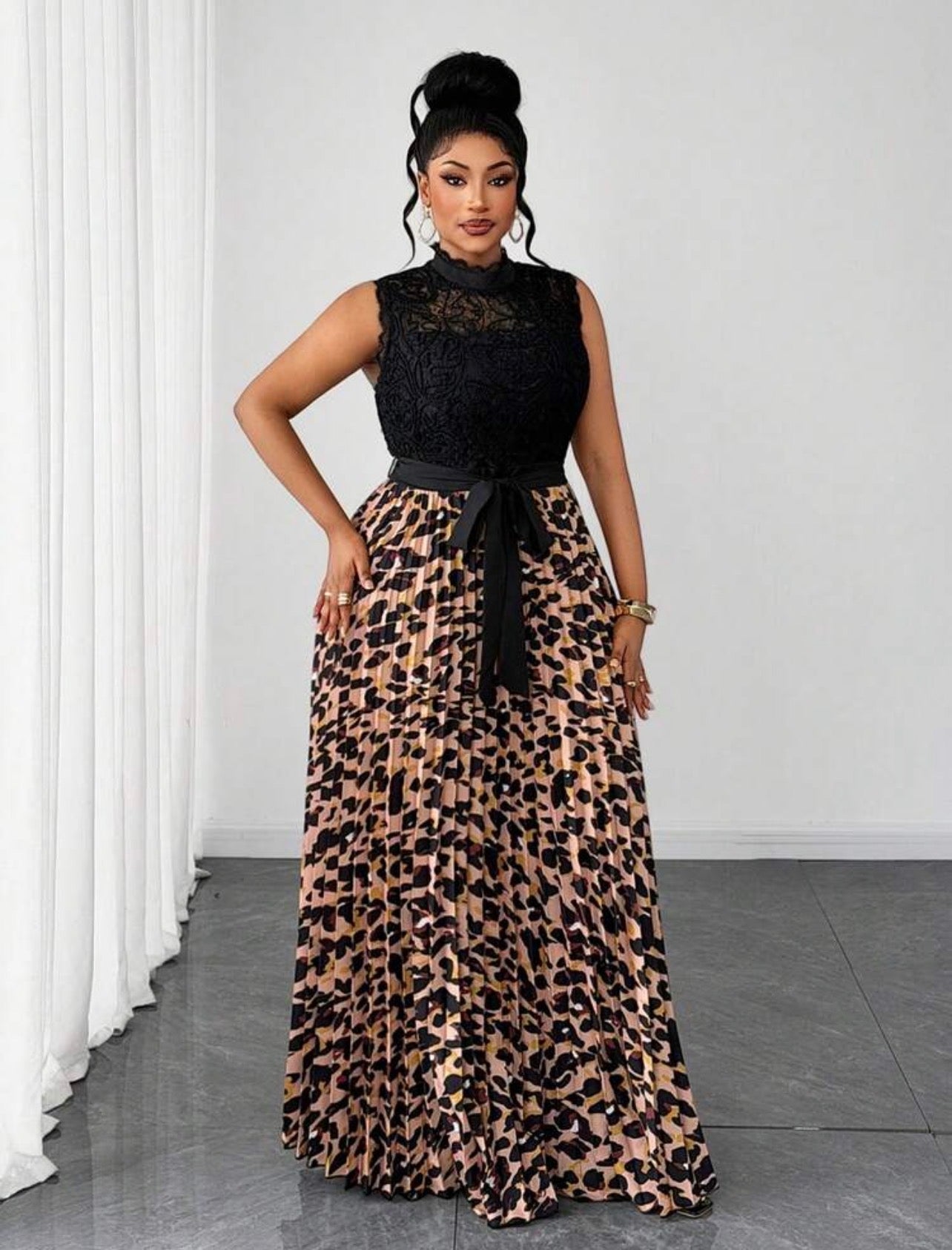 Elegant Exquisite Cinched Waist Lace Patchwork Leopard Print Pleated Long Sleeveless Casual Dress