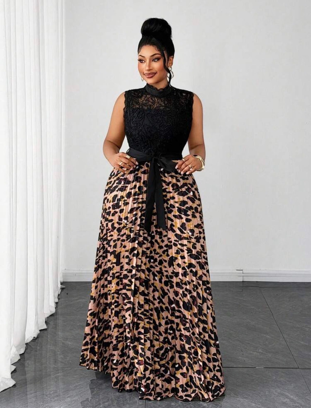 Elegant Exquisite Cinched Waist Lace Patchwork Leopard Print Pleated Long Sleeveless Casual Dress
