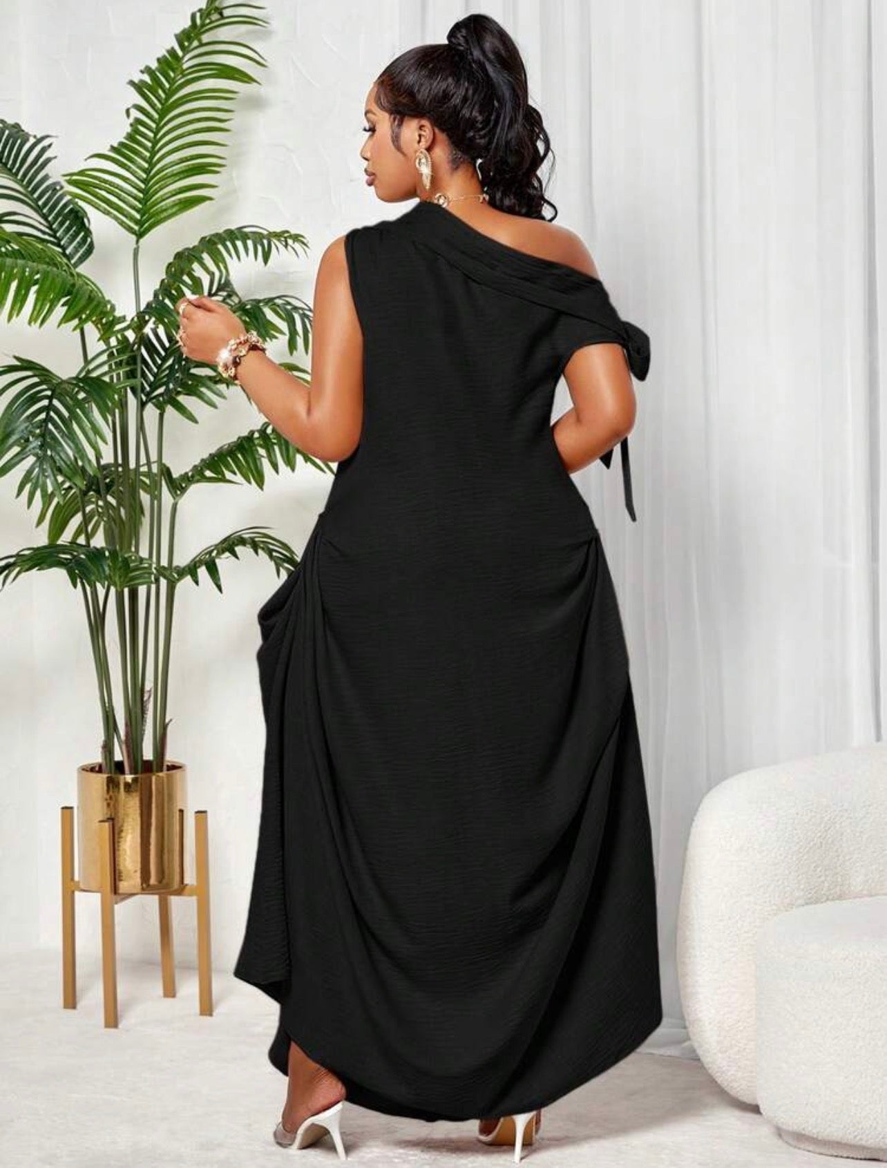 VERI CLASSY VERI DEMURE ~ GORGEOUS BLACK DRESS @CHRISTIANDELOS_ ~ FOR ALL OCCASIONS