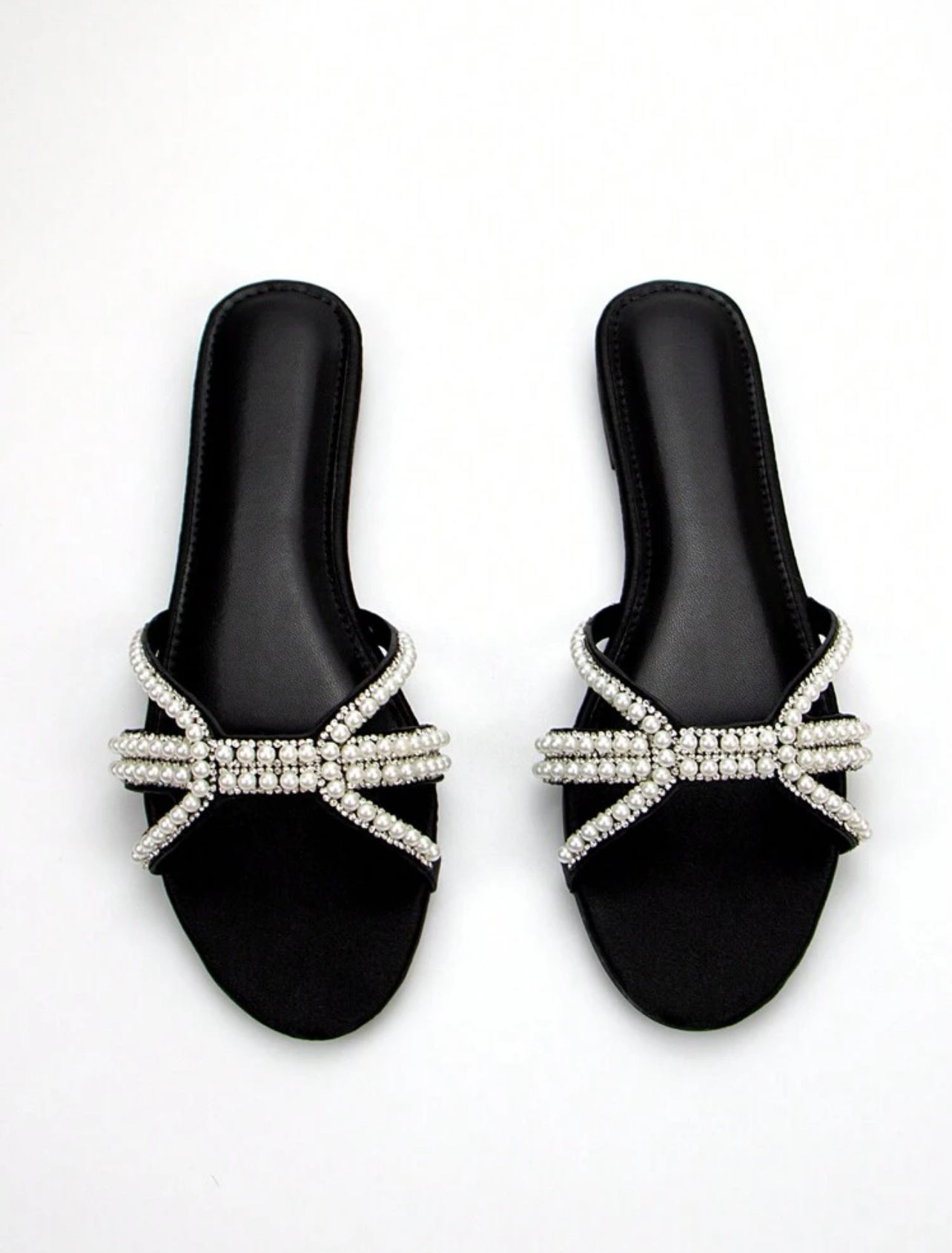 Ladies Flat Pearl Decorated Sandals