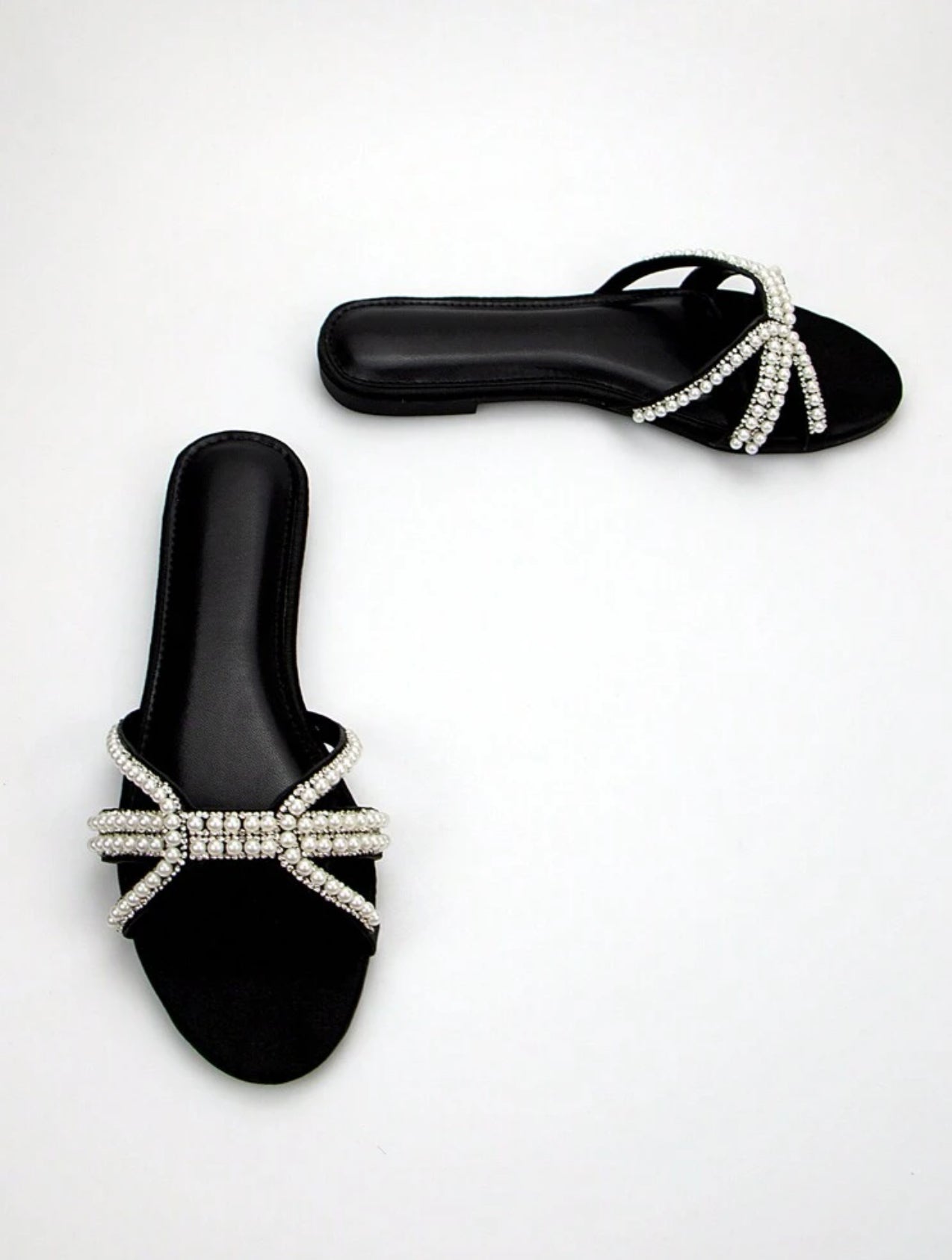 Ladies Flat Pearl Decorated Sandals